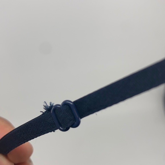 American Eagle Women's Blue & Red Floral Print Tank Top Adjustable size Medium - Picture 8 of 8